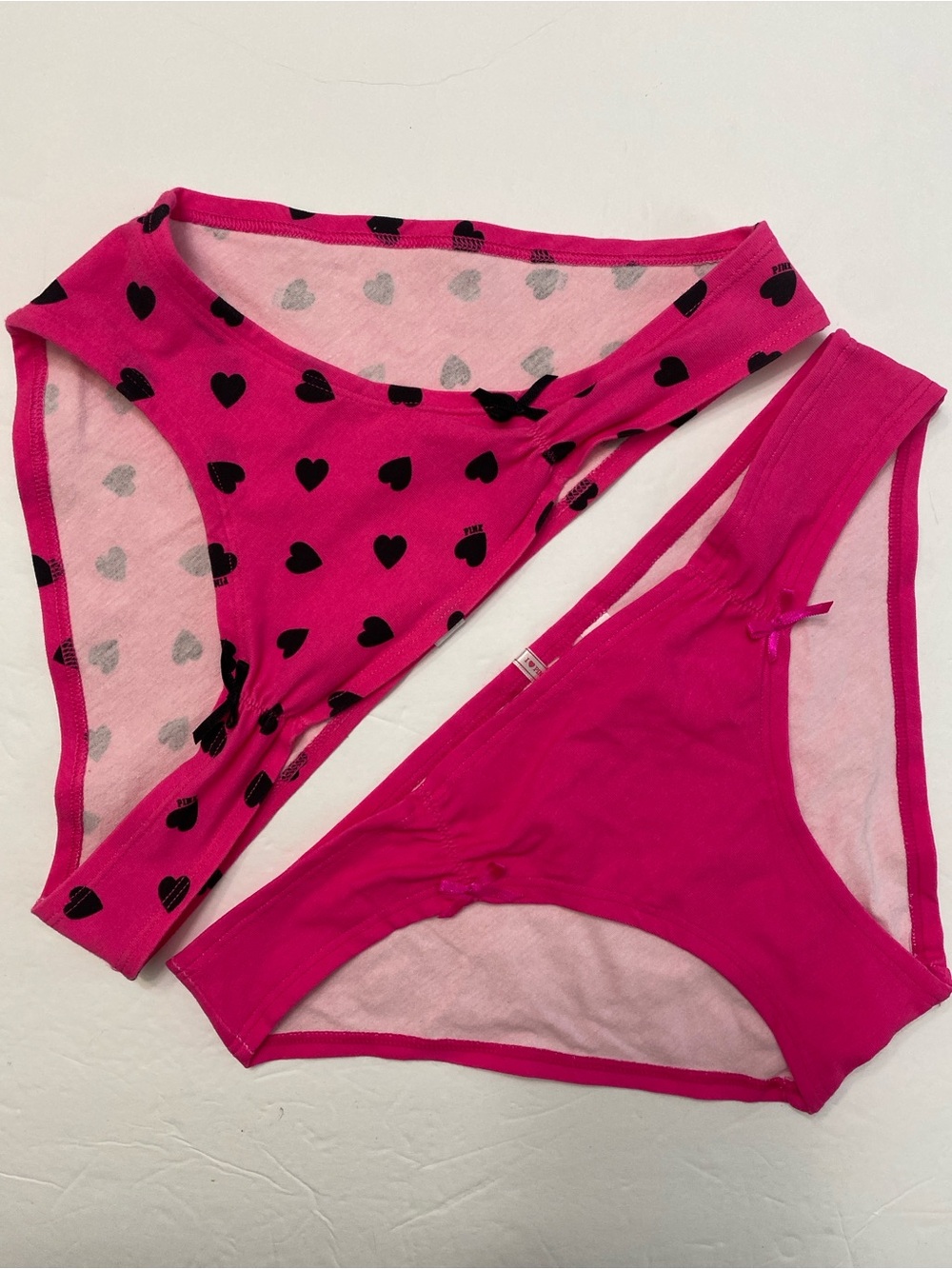 2 NEW 2011 VS Pink low rise cheeky bikini panties pink, black hearts, tiny bows